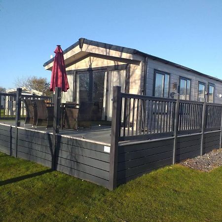Superior 6 Berth Holiday Home In Suffolk Saxmundham Exteriör bild