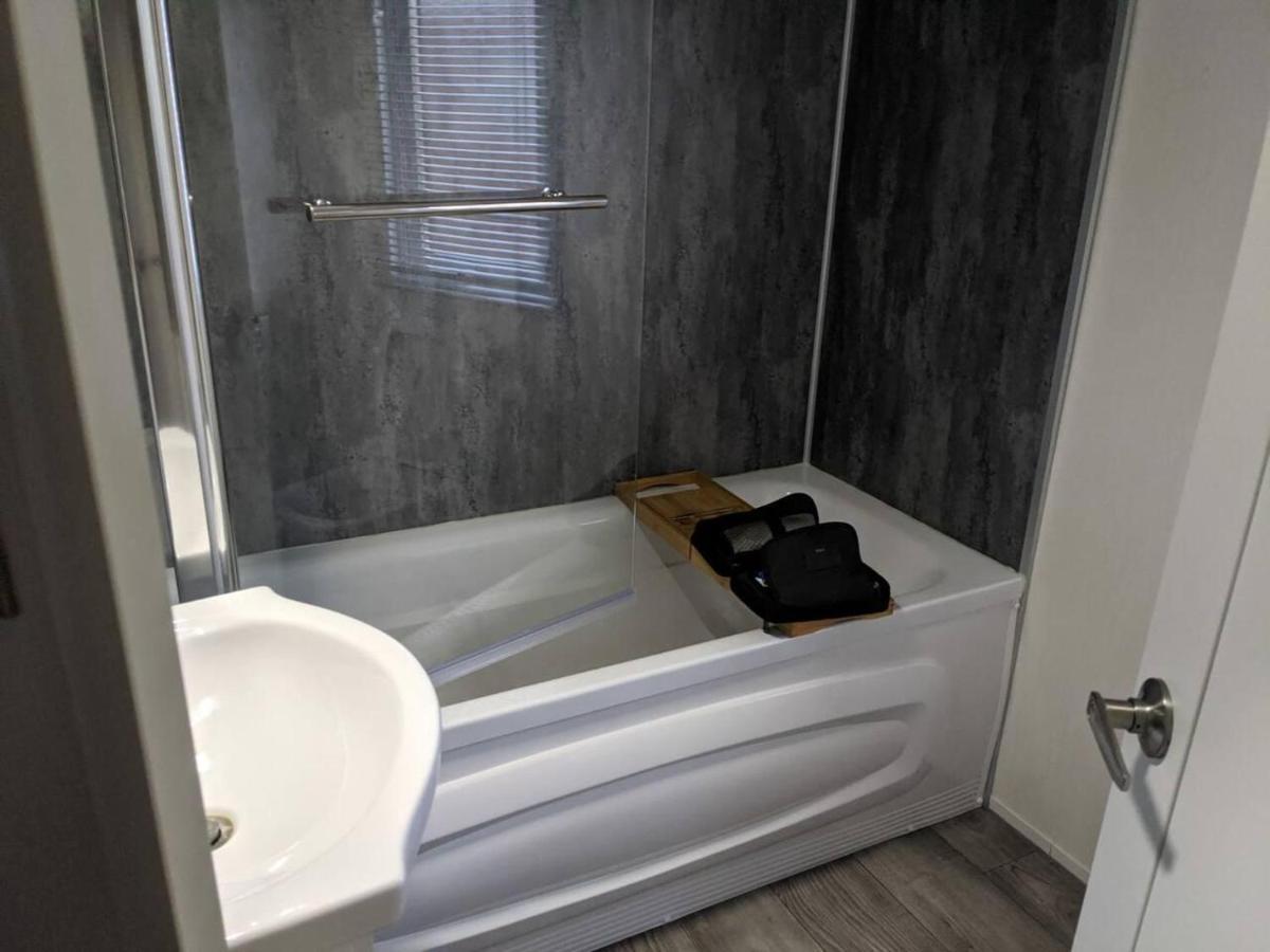 Superior 6 Berth Holiday Home In Suffolk Saxmundham Exteriör bild