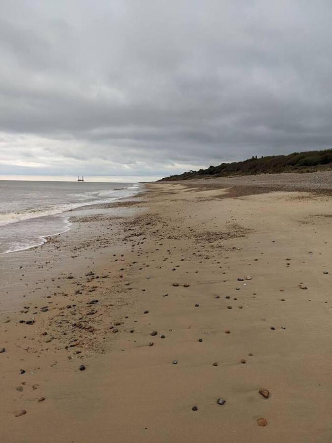 Superior 6 Berth Holiday Home In Suffolk Saxmundham Exteriör bild