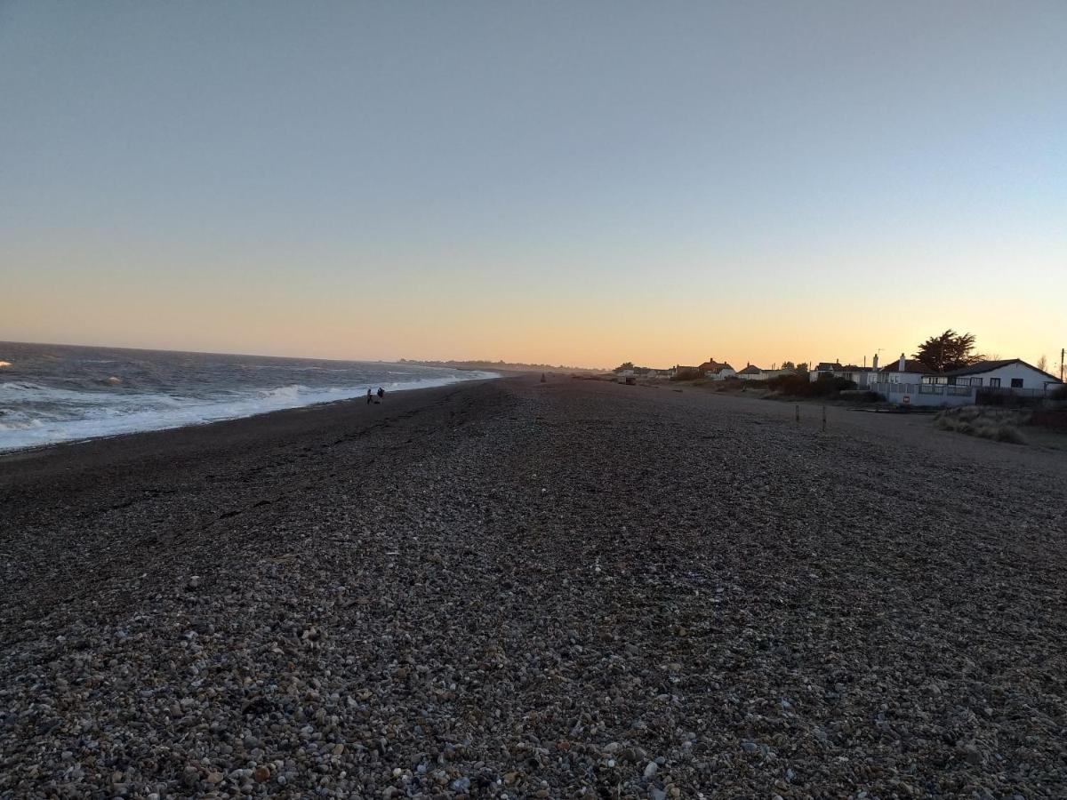 Superior 6 Berth Holiday Home In Suffolk Saxmundham Exteriör bild